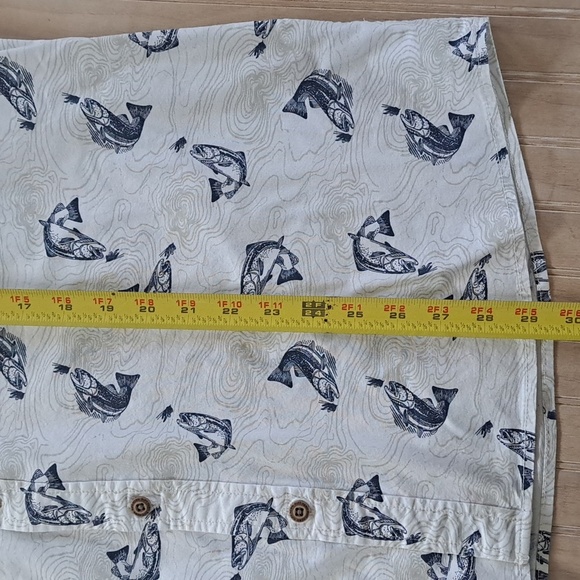 Ruff Hewn Men's White Navy Short Sleeve Fish Print Button Up Cotton Blend Shirt - Picture 10 of 10